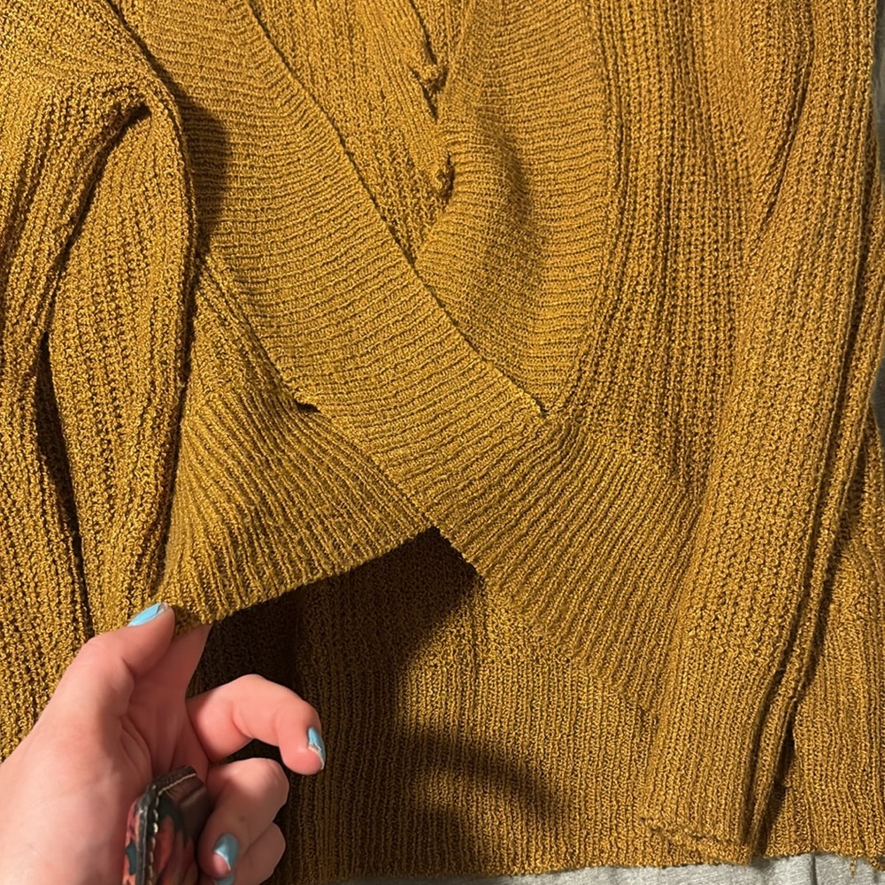 Yellow Sweater - Picture 3 of 7